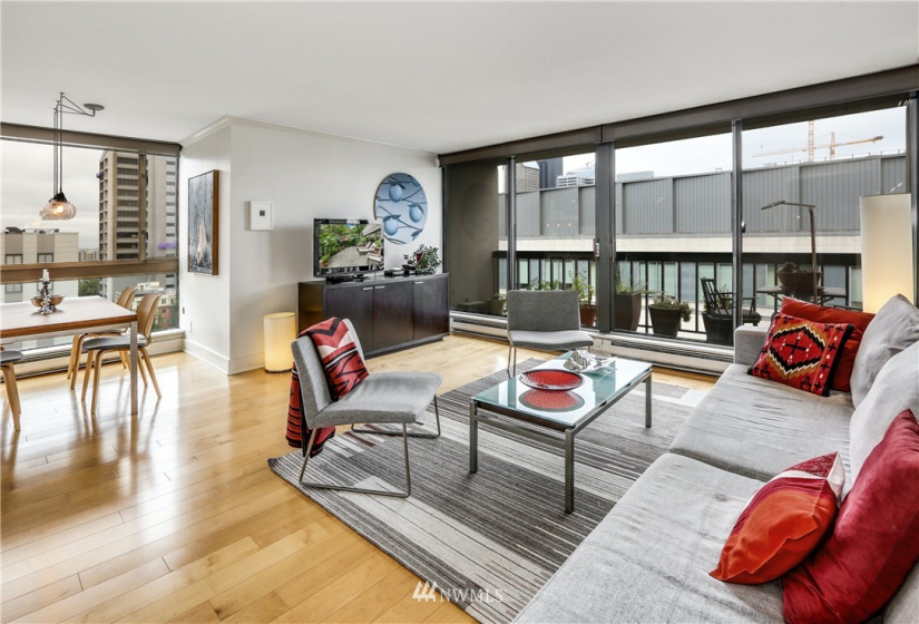 1101 Seneca, Seattle, Washington 98101, 3 Bedrooms Bedrooms, ,1 BathroomBathrooms,Residential,For Sale,Parkview Plaza,Seneca,NWM1842014