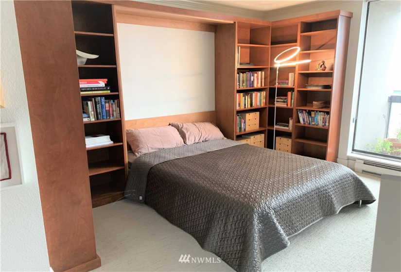 1101 Seneca, Seattle, Washington 98101, 3 Bedrooms Bedrooms, ,1 BathroomBathrooms,Residential,For Sale,Parkview Plaza,Seneca,NWM1842014