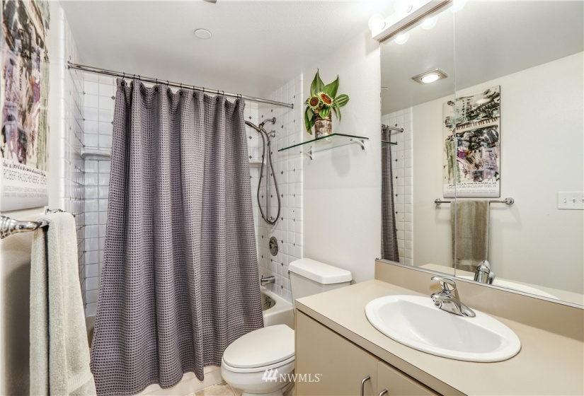1101 Seneca, Seattle, Washington 98101, 3 Bedrooms Bedrooms, ,1 BathroomBathrooms,Residential,For Sale,Parkview Plaza,Seneca,NWM1842014