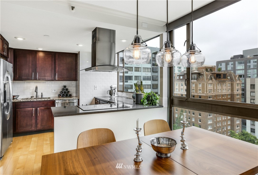 1101 Seneca, Seattle, Washington 98101, 3 Bedrooms Bedrooms, ,1 BathroomBathrooms,Residential,For Sale,Parkview Plaza,Seneca,NWM1842014