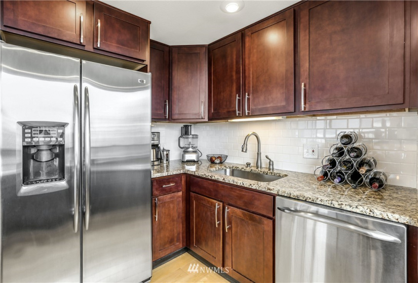 1101 Seneca, Seattle, Washington 98101, 3 Bedrooms Bedrooms, ,1 BathroomBathrooms,Residential,For Sale,Parkview Plaza,Seneca,NWM1842014