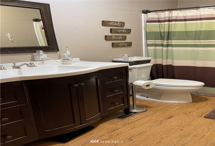 28 Race, Danville, Washington 99121, 5 Bedrooms Bedrooms, ,1 BathroomBathrooms,Residential,For Sale,Danville Townsite,Race,NWM1842036