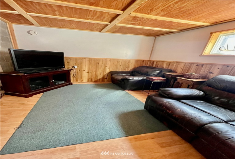 28 Race, Danville, Washington 99121, 5 Bedrooms Bedrooms, ,1 BathroomBathrooms,Residential,For Sale,Danville Townsite,Race,NWM1842036
