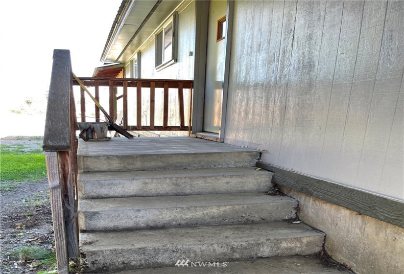 28 Race, Danville, Washington 99121, 5 Bedrooms Bedrooms, ,1 BathroomBathrooms,Residential,For Sale,Danville Townsite,Race,NWM1842036