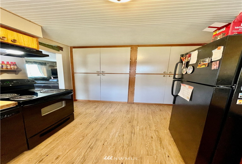 28 Race, Danville, Washington 99121, 5 Bedrooms Bedrooms, ,1 BathroomBathrooms,Residential,For Sale,Danville Townsite,Race,NWM1842036