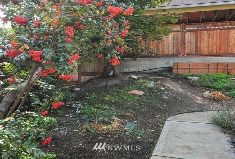 212 Chelan, Wenatchee, Washington 98801, ,Commercial Sale,For Sale,Chelan,NWM1842656