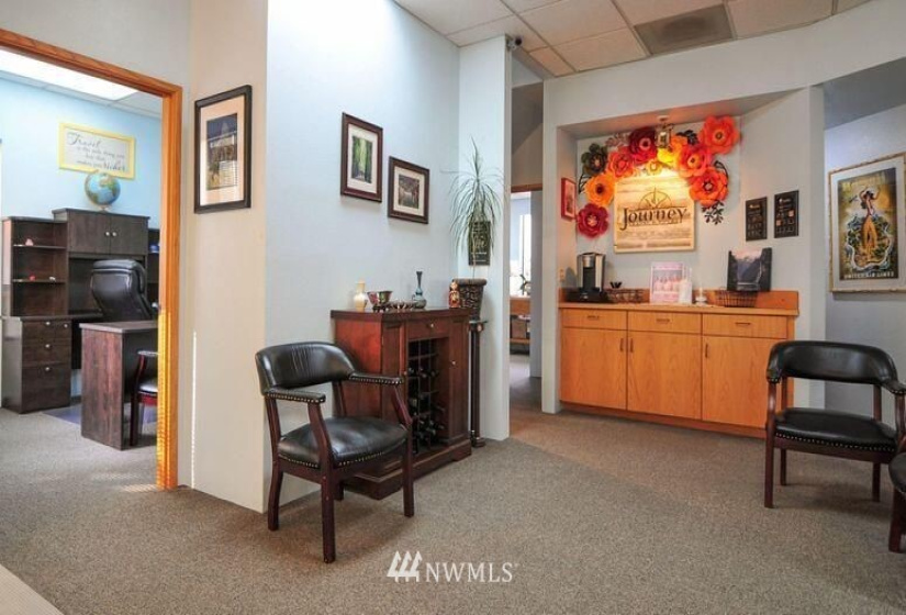 212 Chelan, Wenatchee, Washington 98801, ,Commercial Sale,For Sale,Chelan,NWM1842656