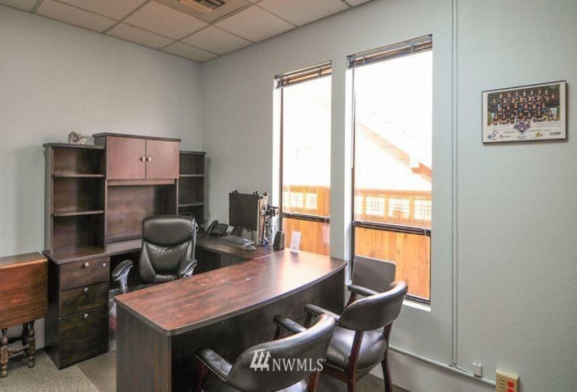 212 Chelan, Wenatchee, Washington 98801, ,Commercial Sale,For Sale,Chelan,NWM1842656