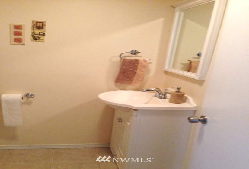 4618 Lake Washington, Kirkland, Washington 98033, 1 Bedroom Bedrooms, ,1 BathroomBathrooms,Residential Lease,For Rent,Lake Washington,NWM1837068