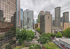 2100 3rd, Seattle, Washington 98121, 2 Bedrooms Bedrooms, ,1 BathroomBathrooms,Residential,For Sale,Royal Crest Condo,3rd,NWM1843219