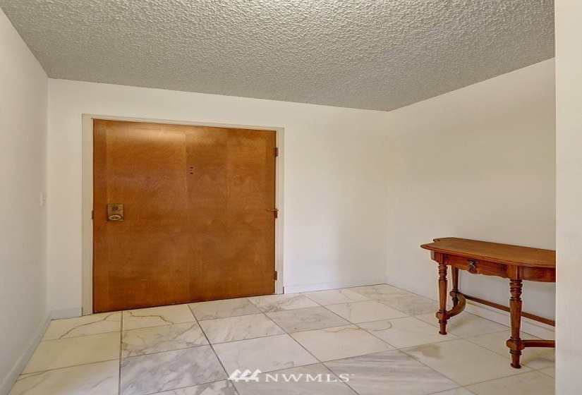 2100 3rd, Seattle, Washington 98121, 2 Bedrooms Bedrooms, ,1 BathroomBathrooms,Residential,For Sale,Royal Crest Condo,3rd,NWM1843219