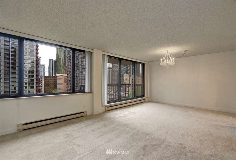 2100 3rd, Seattle, Washington 98121, 2 Bedrooms Bedrooms, ,1 BathroomBathrooms,Residential,For Sale,Royal Crest Condo,3rd,NWM1843219