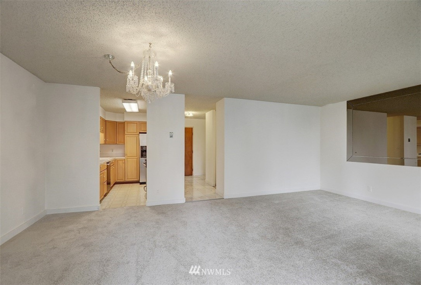 2100 3rd, Seattle, Washington 98121, 2 Bedrooms Bedrooms, ,1 BathroomBathrooms,Residential,For Sale,Royal Crest Condo,3rd,NWM1843219