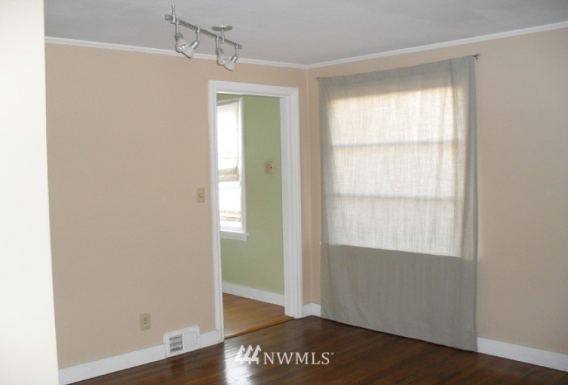 5221 21st, Seattle, Washington 98108, 2 Bedrooms Bedrooms, ,1 BathroomBathrooms,Residential Lease,For Rent,21st,NWM1843364