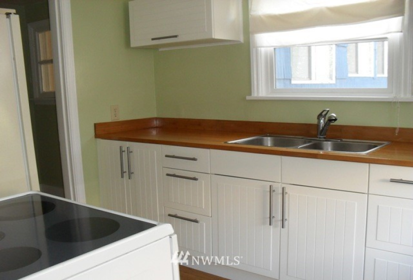 5221 21st, Seattle, Washington 98108, 2 Bedrooms Bedrooms, ,1 BathroomBathrooms,Residential Lease,For Rent,21st,NWM1843364