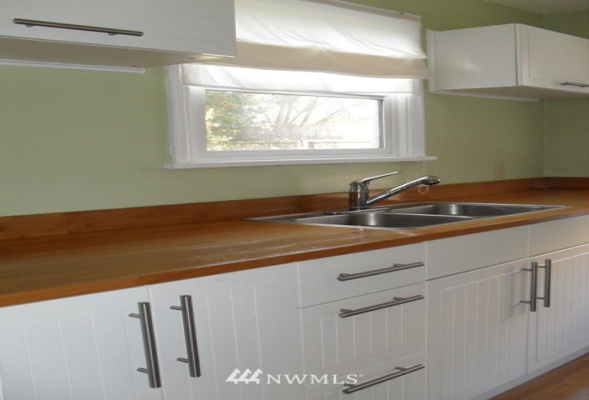 5221 21st, Seattle, Washington 98108, 2 Bedrooms Bedrooms, ,1 BathroomBathrooms,Residential Lease,For Rent,21st,NWM1843364