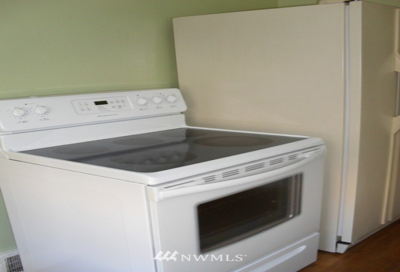 5221 21st, Seattle, Washington 98108, 2 Bedrooms Bedrooms, ,1 BathroomBathrooms,Residential Lease,For Rent,21st,NWM1843364