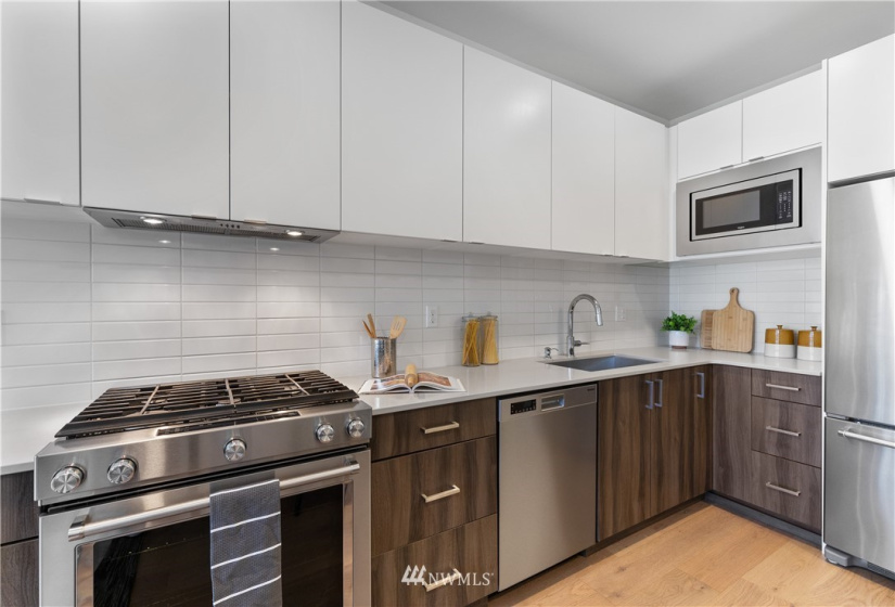 4356 6th, Seattle, Washington 98107, 2 Bedrooms Bedrooms, ,2 BathroomsBathrooms,Residential,For Sale,6th,NWM1843545