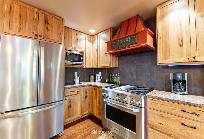 2690 Rader, Ellensburg, Washington 98926, 3 Bedrooms Bedrooms, ,1 BathroomBathrooms,Farm,For Sale,Rader,NWM1843704