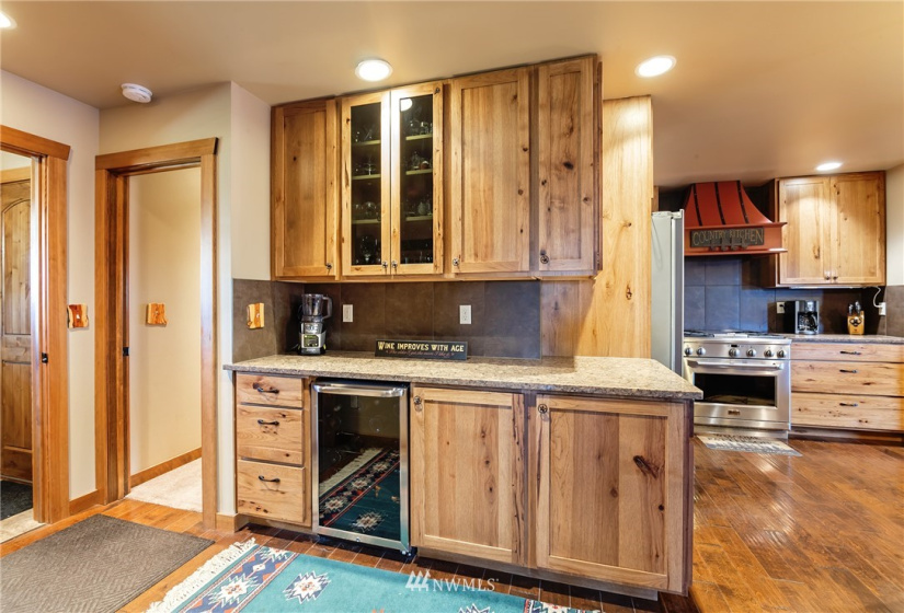 2690 Rader, Ellensburg, Washington 98926, 3 Bedrooms Bedrooms, ,1 BathroomBathrooms,Farm,For Sale,Rader,NWM1843704