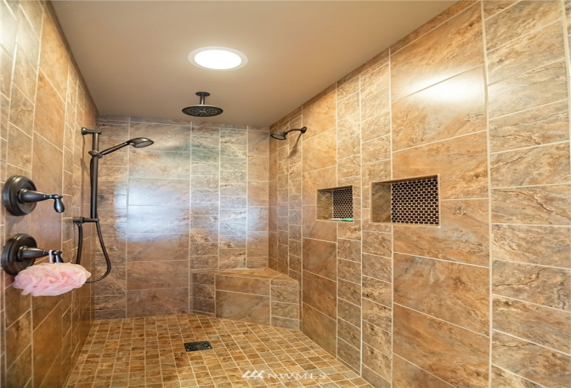 2690 Rader, Ellensburg, Washington 98926, 3 Bedrooms Bedrooms, ,1 BathroomBathrooms,Farm,For Sale,Rader,NWM1843704