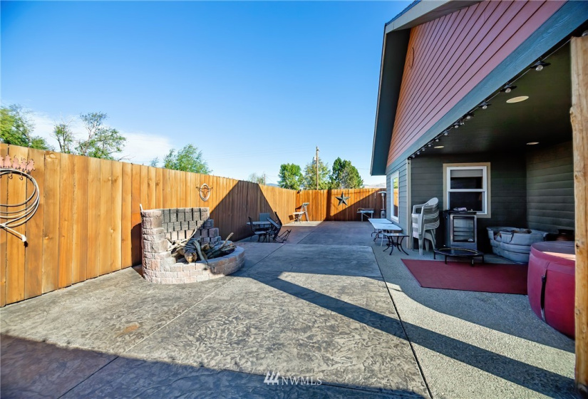 2690 Rader, Ellensburg, Washington 98926, 3 Bedrooms Bedrooms, ,1 BathroomBathrooms,Farm,For Sale,Rader,NWM1843704