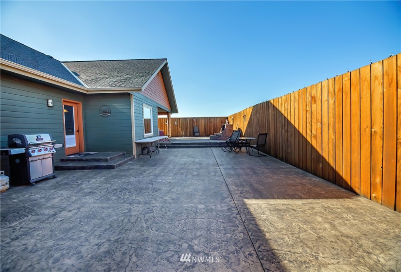 2690 Rader, Ellensburg, Washington 98926, 3 Bedrooms Bedrooms, ,1 BathroomBathrooms,Farm,For Sale,Rader,NWM1843704