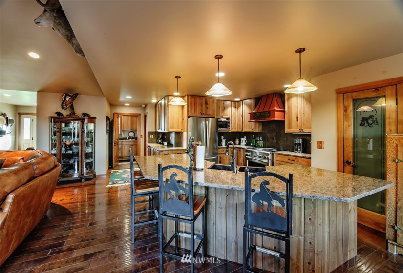 2690 Rader, Ellensburg, Washington 98926, 3 Bedrooms Bedrooms, ,1 BathroomBathrooms,Farm,For Sale,Rader,NWM1843704