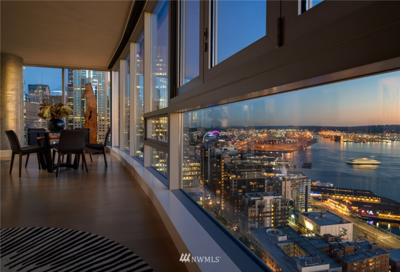 1521 2nd, Seattle, Washington 98101, 2 Bedrooms Bedrooms, ,1 BathroomBathrooms,Residential,For Sale,Fifteen Twenty-One Second Avenue,2nd,NWM1843810