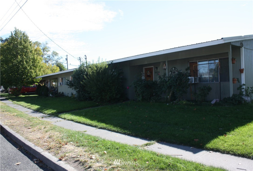 8395 8948 Craw/Westover, Moses Lake, Washington 98837, ,Residential Income,For Sale,Larson,Craw/Westover,NWM1844583