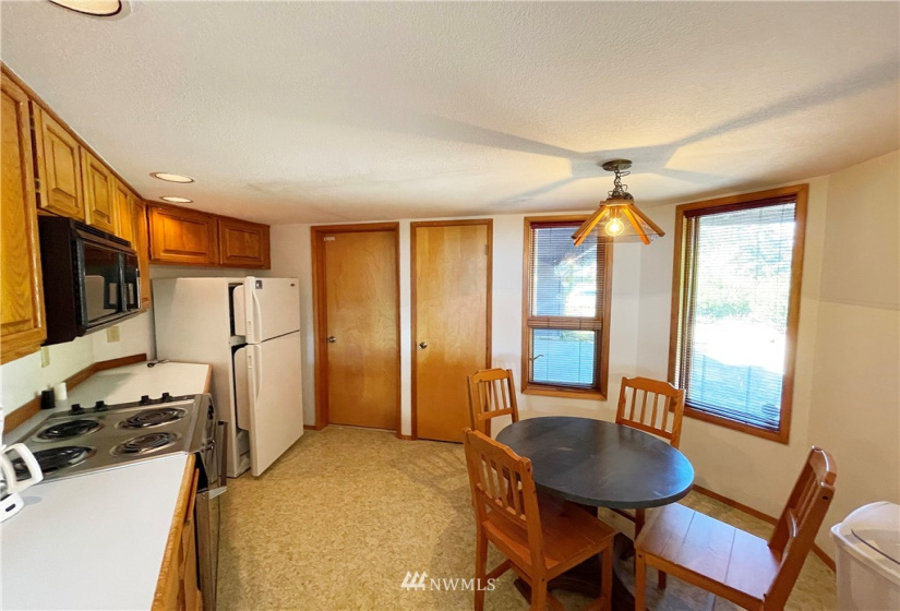 720 Bay, Ocean Shores, Washington 98569, 3 Bedrooms Bedrooms, ,2 BathroomsBathrooms,Residential,For Sale,21,Bay,NWM1845013