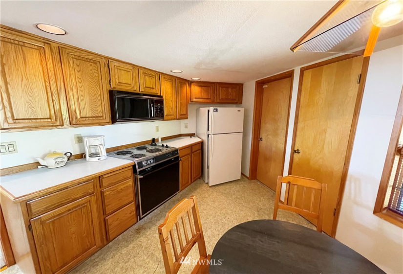 720 Bay, Ocean Shores, Washington 98569, 3 Bedrooms Bedrooms, ,2 BathroomsBathrooms,Residential,For Sale,21,Bay,NWM1845013