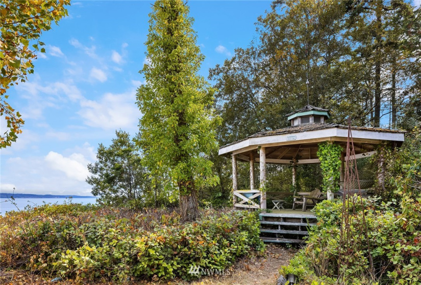 880 Schwartz, Nordland, Washington 98358, 4 Bedrooms Bedrooms, ,4 BathroomsBathrooms,Residential,For Sale,Schwartz,NWM1833007