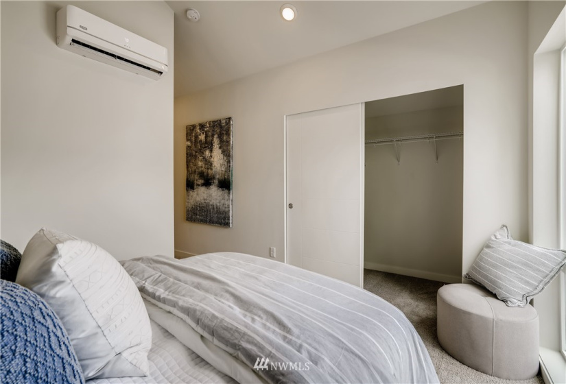 7142 C Beacon, Seattle, Washington 98108, 3 Bedrooms Bedrooms, ,1 BathroomBathrooms,Residential,For Sale,Helio,Beacon,NWM1845199