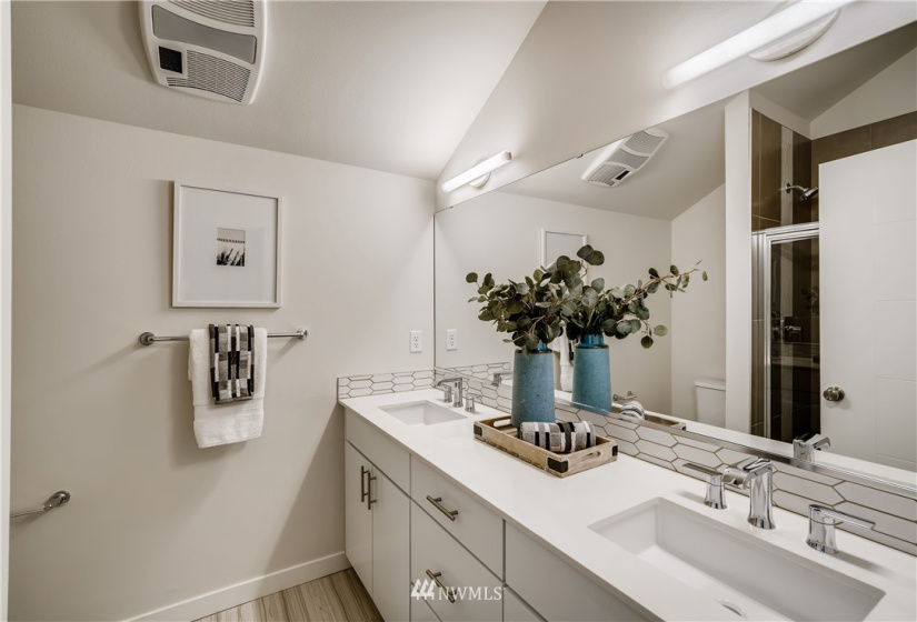 7142 C Beacon, Seattle, Washington 98108, 3 Bedrooms Bedrooms, ,1 BathroomBathrooms,Residential,For Sale,Helio,Beacon,NWM1845199