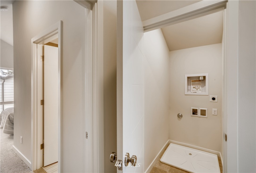 7142 C Beacon, Seattle, Washington 98108, 3 Bedrooms Bedrooms, ,1 BathroomBathrooms,Residential,For Sale,Helio,Beacon,NWM1845199