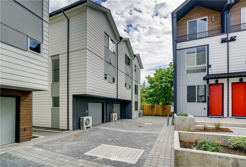 7142 C Beacon, Seattle, Washington 98108, 3 Bedrooms Bedrooms, ,1 BathroomBathrooms,Residential,For Sale,Helio,Beacon,NWM1845199