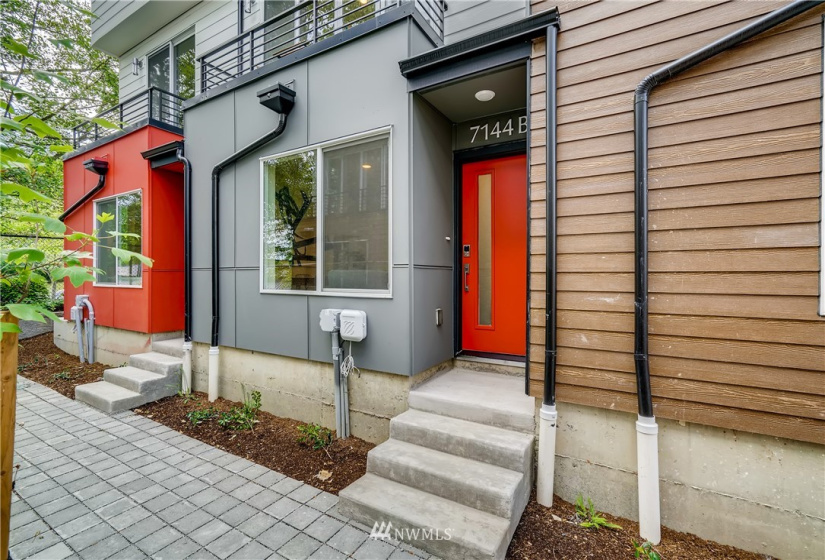 7142 C Beacon, Seattle, Washington 98108, 3 Bedrooms Bedrooms, ,1 BathroomBathrooms,Residential,For Sale,Helio,Beacon,NWM1845199
