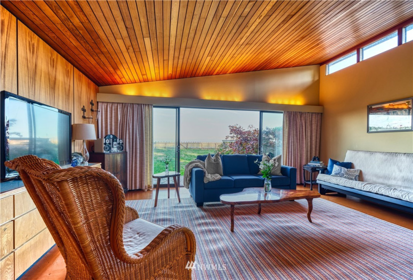 103 Bay View, Point Roberts, Washington 98281, 2 Bedrooms Bedrooms, ,Residential,For Sale,Maple Beach,Bay View,NWM1845446