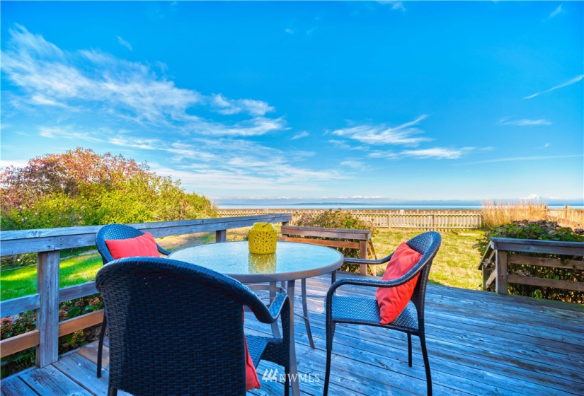 103 Bay View, Point Roberts, Washington 98281, 2 Bedrooms Bedrooms, ,Residential,For Sale,Maple Beach,Bay View,NWM1845446
