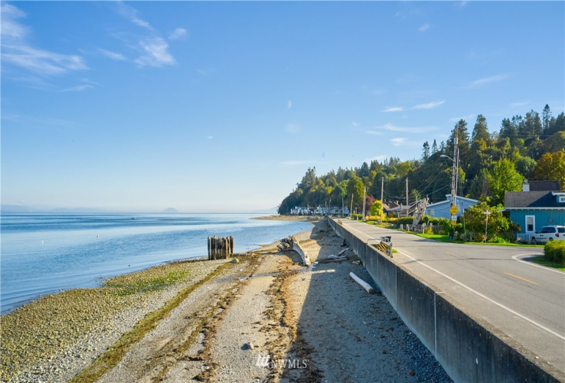 103 Bay View, Point Roberts, Washington 98281, 2 Bedrooms Bedrooms, ,Residential,For Sale,Maple Beach,Bay View,NWM1845446