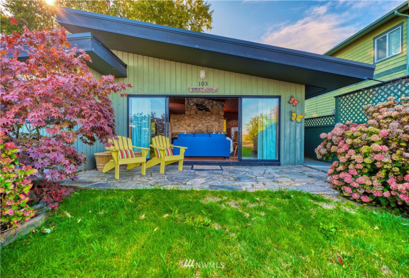 103 Bay View, Point Roberts, Washington 98281, 2 Bedrooms Bedrooms, ,Residential,For Sale,Maple Beach,Bay View,NWM1845446