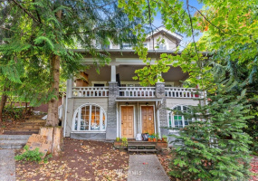 5219 22nd, Seattle, Washington 98105, ,Residential Income,For Sale,22nd,NWM1844988