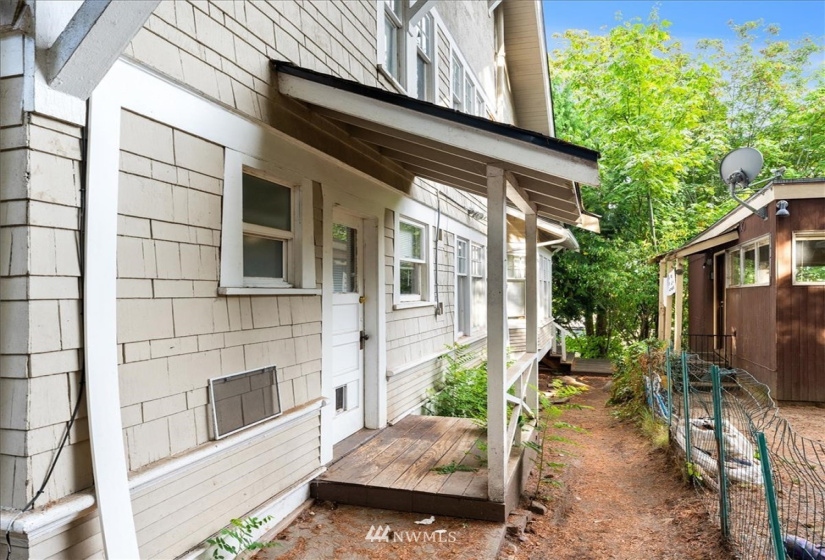 5219 22nd, Seattle, Washington 98105, ,Residential Income,For Sale,22nd,NWM1844988