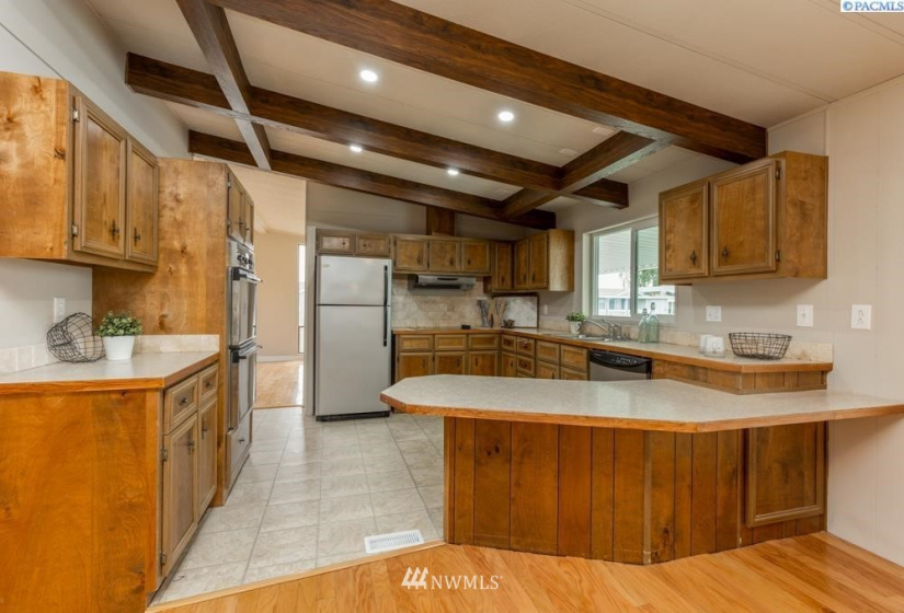 312 Columbia Center Blvd, Kennewick, Washington 99336, 3 Bedrooms Bedrooms, ,1 BathroomBathrooms,Residential,For Sale,Columbia Center Blvd,NWM1845665