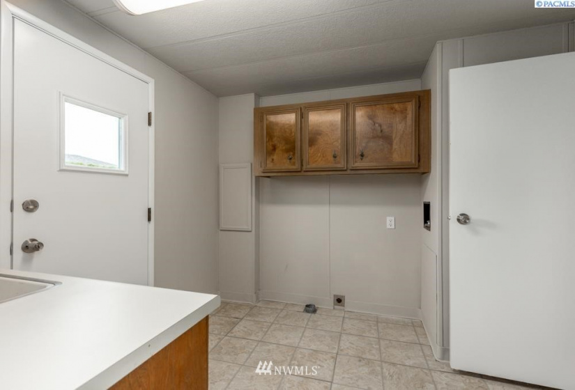 312 Columbia Center Blvd, Kennewick, Washington 99336, 3 Bedrooms Bedrooms, ,1 BathroomBathrooms,Residential,For Sale,Columbia Center Blvd,NWM1845665