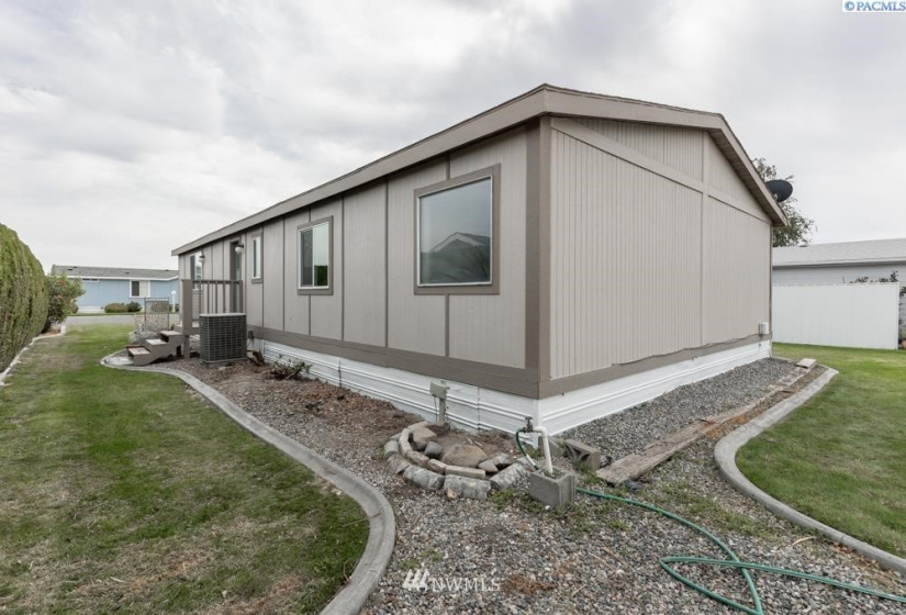 312 Columbia Center Blvd, Kennewick, Washington 99336, 3 Bedrooms Bedrooms, ,1 BathroomBathrooms,Residential,For Sale,Columbia Center Blvd,NWM1845665