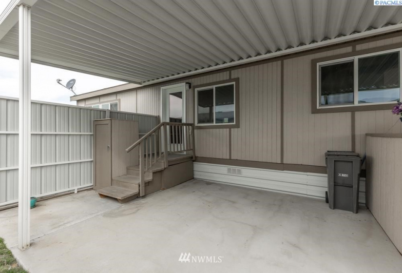 312 Columbia Center Blvd, Kennewick, Washington 99336, 3 Bedrooms Bedrooms, ,1 BathroomBathrooms,Residential,For Sale,Columbia Center Blvd,NWM1845665