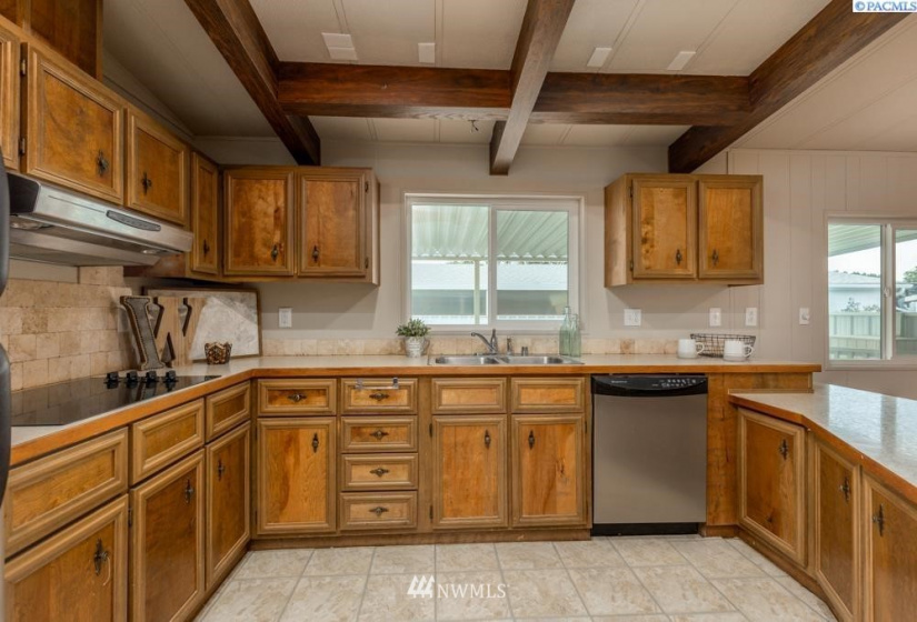 312 Columbia Center Blvd, Kennewick, Washington 99336, 3 Bedrooms Bedrooms, ,1 BathroomBathrooms,Residential,For Sale,Columbia Center Blvd,NWM1845665