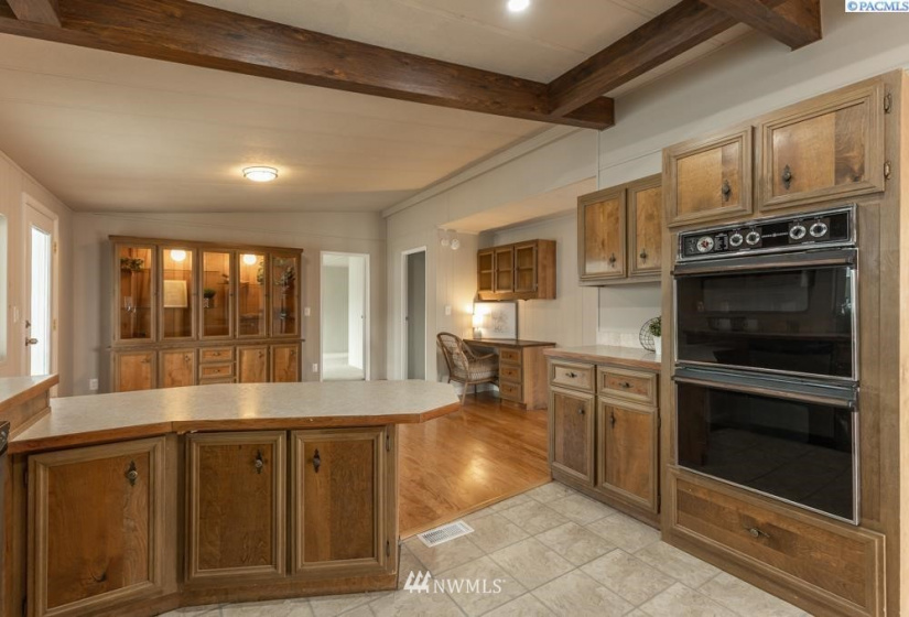 312 Columbia Center Blvd, Kennewick, Washington 99336, 3 Bedrooms Bedrooms, ,1 BathroomBathrooms,Residential,For Sale,Columbia Center Blvd,NWM1845665